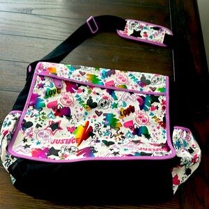 Shoulder pouch. Good condition